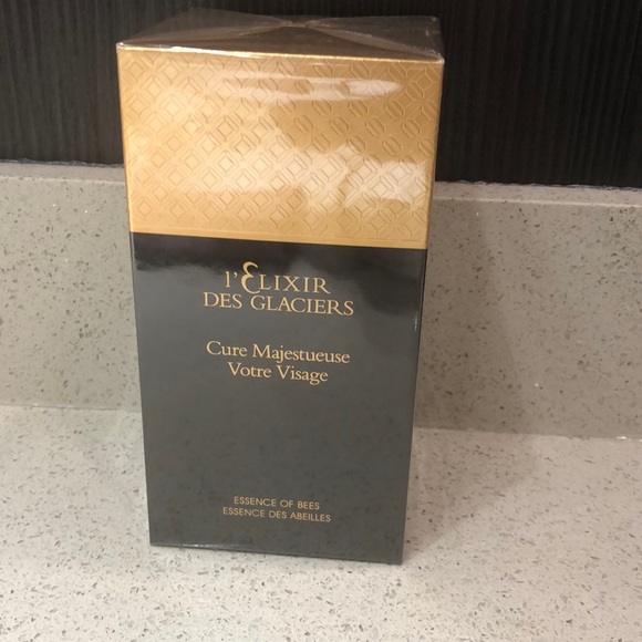 Valmont Other - Valmont l'Elixir des Glaciers
CURE MAJESTUEUSE